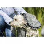 Trixie Handtuch mit Handlaschen mit Hund 2